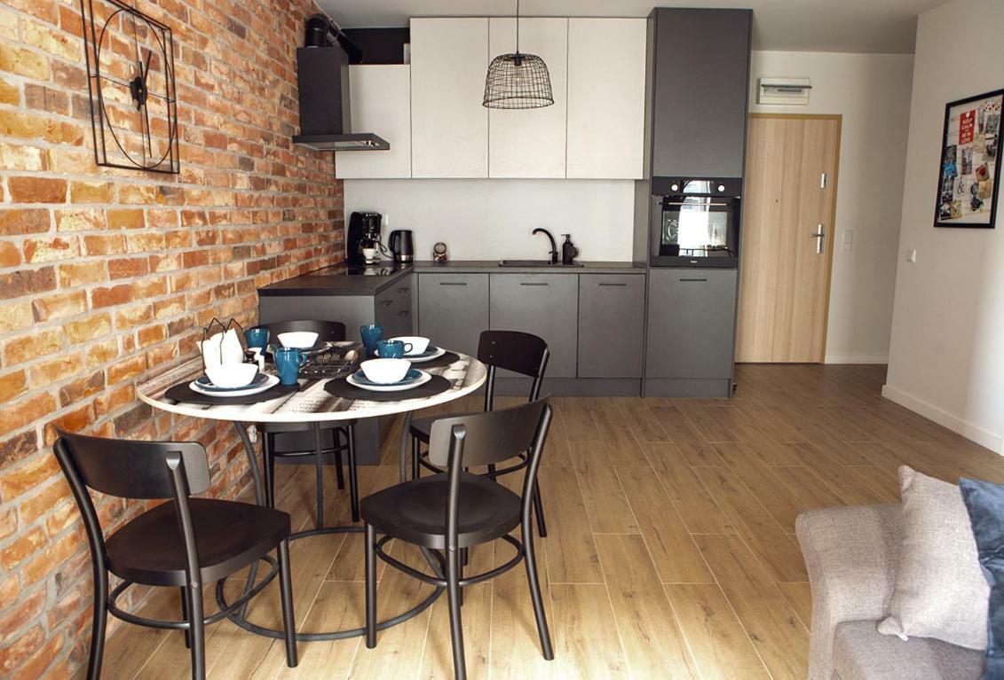 Concept Red Apartment Krakov Exteriér fotografie